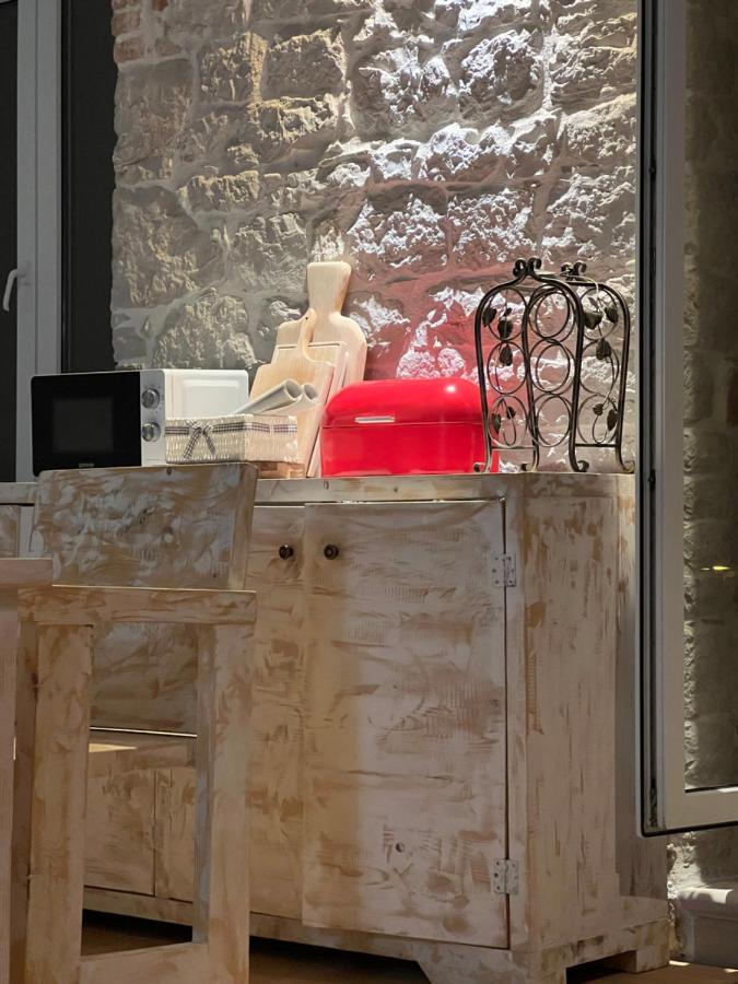 ミルナPalazzo Di Tomaアパートメント エクステリア 写真